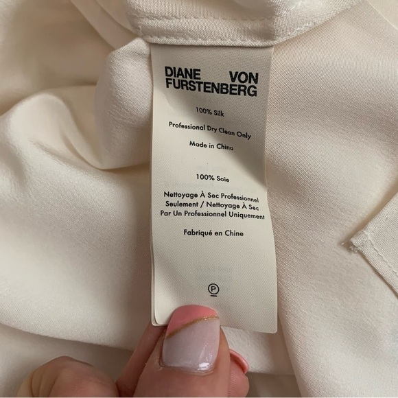 Diane von Furstenberg Ivory Silk Blouse Keyhole Tie Sz 2 - Picture 10 of 10